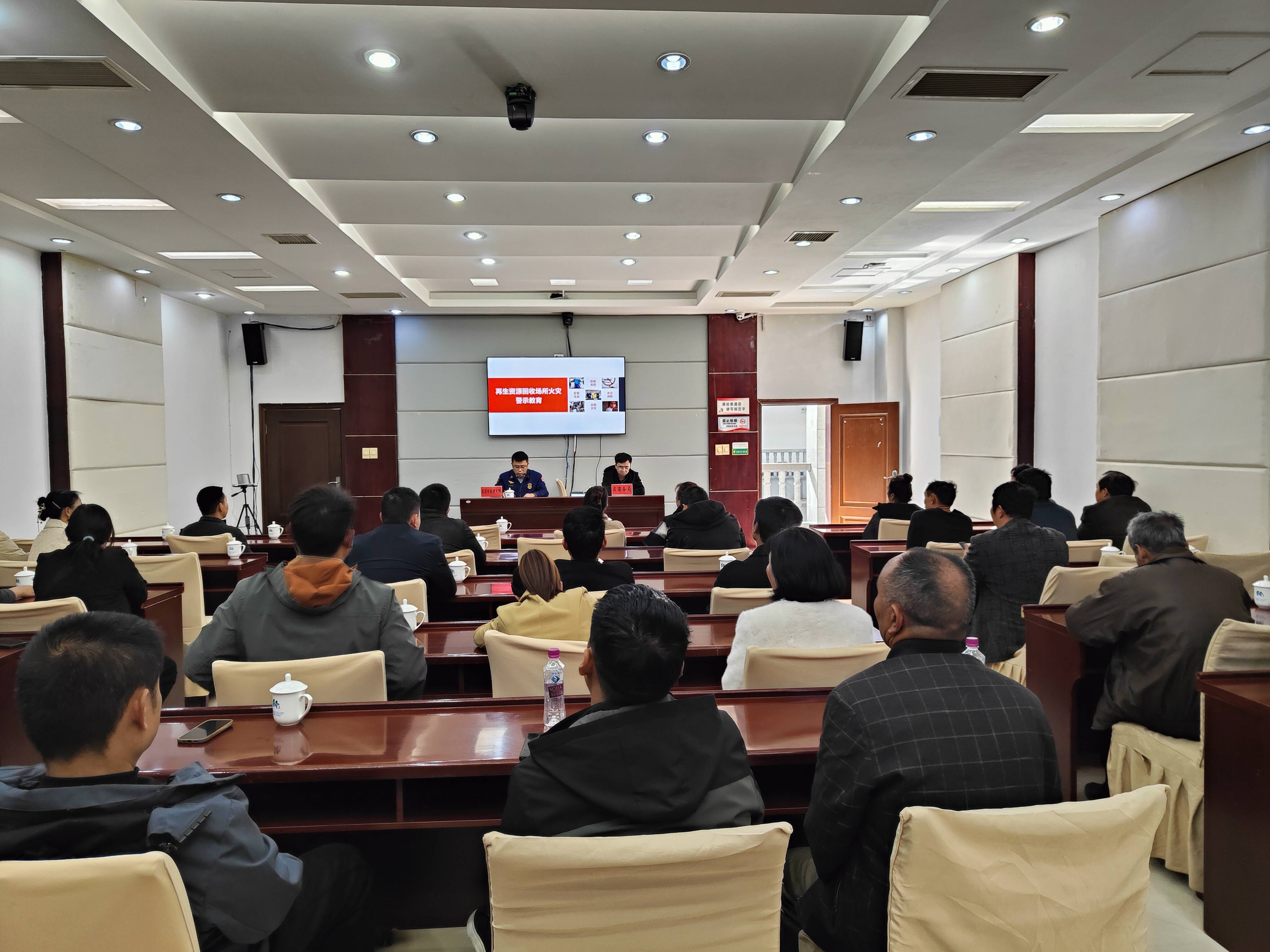 鐘山消防當(dāng)好“三員” 為再生資源回收企業(yè)清火患:再生資源回收公司